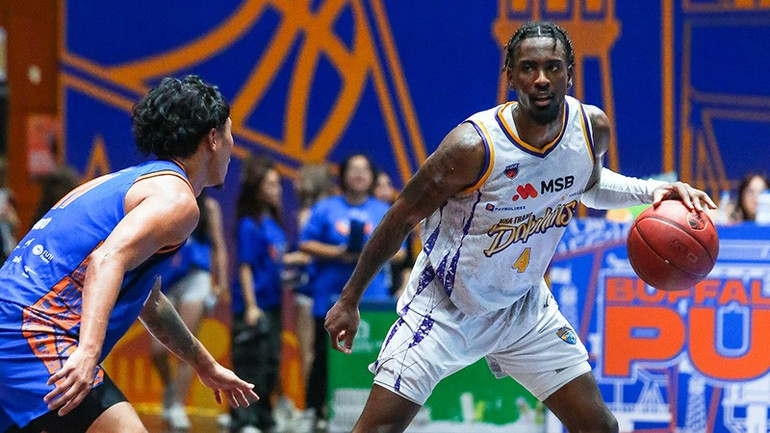 Jaylyn Richardson là tay ghi điểm chủ lực của Nha Trang Dolphins. (Ảnh: VBA) 2-jaylyn-richardson-la-tay-ghi-diem-chu-luc-cua-nha-trang-dolphins-copy.jpg