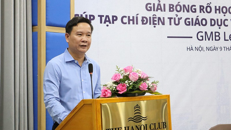 Nhà báo Nguyễn Tiến Bình - Phó Chủ tịch Hiệp hội các trường đại học, cao đẳng Việt Nam, Tổng Biên tập Tạp chí điện tử Giáo dục Việt Nam phát biểu tại buổi họp báo. 2-1-copy.jpg