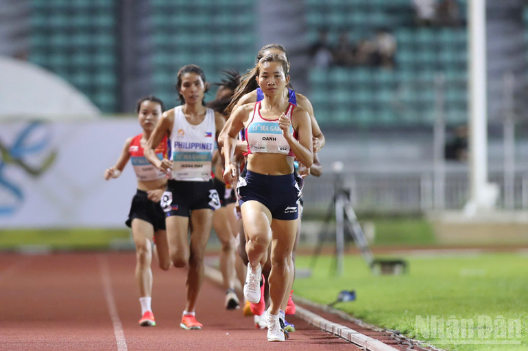 Nguyen Thi Oanh behöll sin förstaplats. (Foto: HOANG MINH) ndo_br_1819746340291714331.jpg