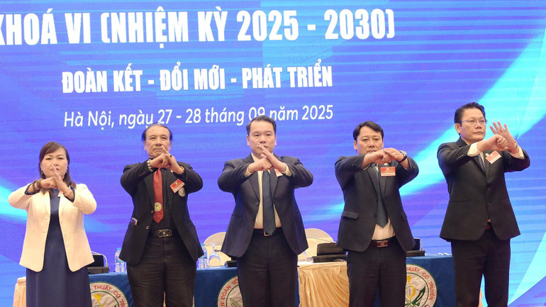 Liên đoàn Võ thuật cổ truyền Việt Nam sẽ tiếp tục nỗ lực quảng bá môn võ cổ truyền dân tộc. z7058294366493-b7b2f03d29651f4d1bde282daa399431.jpg