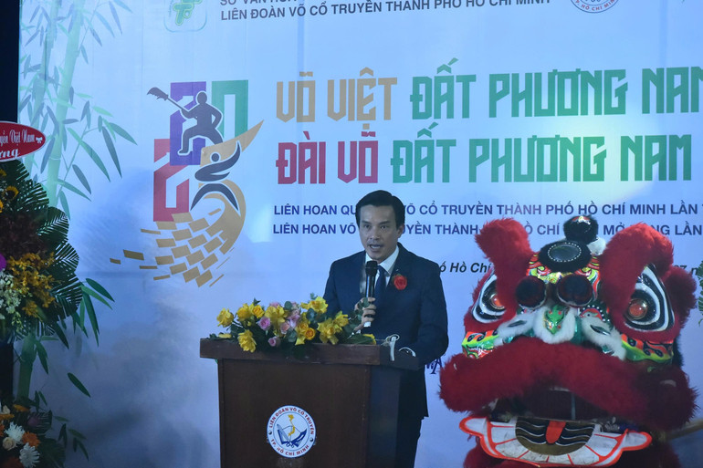Ông Nguyễn Nam Nhân - Phó Giám đốc Sở Văn hóa và Thể thao Thành phố Hồ Chí Minh phát biểu lời khai mạc. z6844290590787-eef39d2cfab308fd8cb4bc193475b6ce.jpg