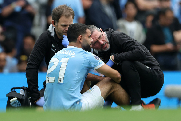 Pep Guardiola đau đầu vì những chấn thương liên tiếp ở hàng thủ. (Ảnh: MCFC) 2.jpg