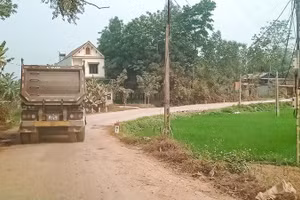 Nhiều đoạn trên tuyến 269B chưa được nâng cấp, đường nhỏ hẹp, có nguy cơ mất an toàn giao thông.