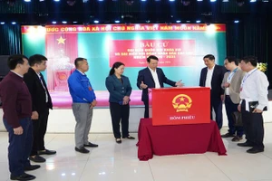 Kiểm tra công tác chuẩn bị bầu cử, lãnh đạo tỉnh Thái Nguyên yêu cầu các tổ bầu cử rà soát những công việc cuối cùng để cuộc bầu cử thành công tốt đẹp nhất.