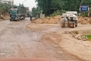 Các đơn vị cam kết, sẽ huy động xe chuyên dụng thường xuyên tưới dập bụi đường 269B.