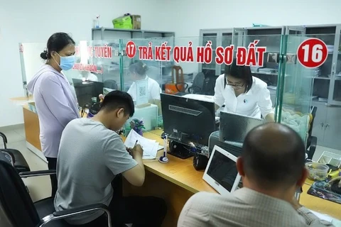 Việc người dân cung cấp, xác thực thông tin góp phần xây dựng nền quản trị đất đai hiện đại, minh bạch, hiệu quả. (Ảnh minh họa/Báo Nhân Dân)