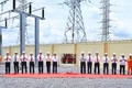 Các đại biểu thực hiện nghi thức gắn biển công trình “04 xuất tuyến 110kV sau trạm biến áp 220kV Phú Bình 2” – công trình tiêu biểu chào mừng Đại hội Đảng bộ EVN lần thứ IV, nhiệm kỳ 2025–2030. (Ảnh: EVNNPC)