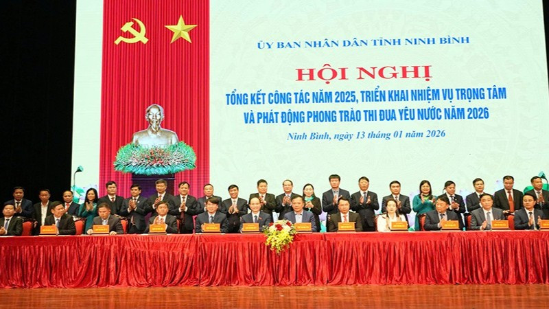 Tỉnh Ninh Bình phát động phong trào thi đua yêu nước và Ký kết giao ước thi đua năm 2026.