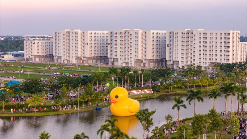 Khu nhà ở xã hội hiện đại, tiện nghi, giúp cải thiện chất lượng cuộc sống cho người dân.