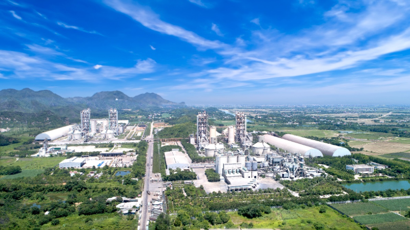Toàn cảnh Nhà máy Xi-măng Long Sơn tại phường Bỉm Sơn, tỉnh Thanh Hóa.