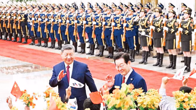 Tổng Bí thư, Chủ tịch Trung Quốc chủ trì lễ đón Tổng thống Hàn Quốc. (Ảnh: TÂN HOA XÃ)