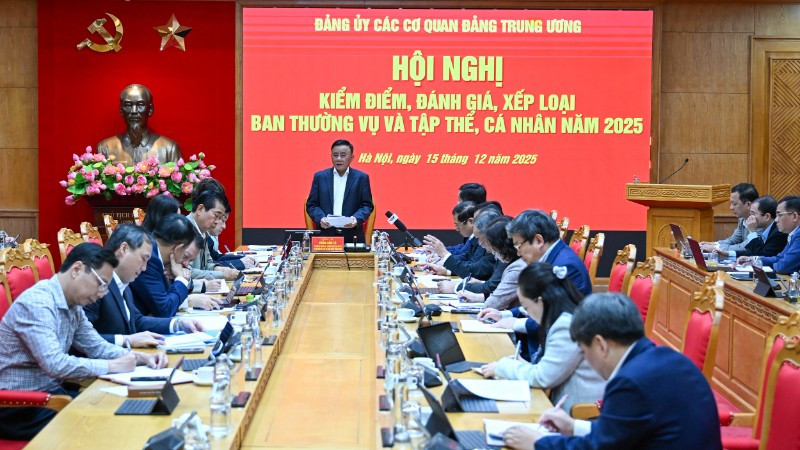 Quang cảnh Hội nghị kiểm điểm, đánh giá, xếp loại Ban Thường vụ và tập thể, cá nhân năm 2025 của Đảng ủy các cơ quan Đảng Trung ương. (Ảnh: DUY LINH)