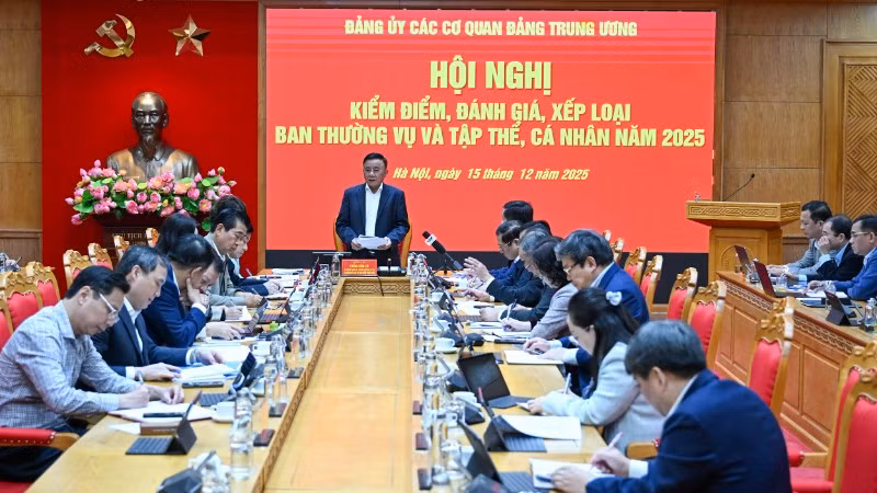 Quang cảnh Hội nghị kiểm điểm, đánh giá, xếp loại Ban Thường vụ và tập thể, cá nhân năm 2025 của Đảng ủy các cơ quan Đảng Trung ương. (Ảnh: DUY LINH)