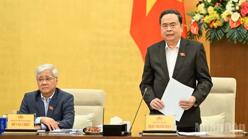 Chủ tịch Quốc hội Trần Thanh Mẫn phát biểu kết luận cuộc họp. (Ảnh: DUY LINH)