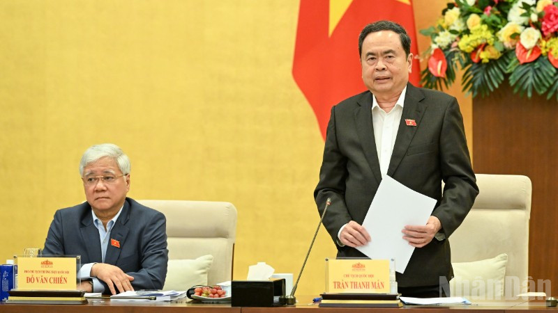 Chủ tịch Quốc hội Trần Thanh Mẫn phát biểu kết luận cuộc họp. (Ảnh: DUY LINH)