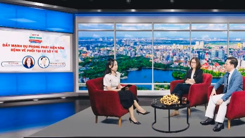 Buổi tọa đàm đẩy mạnh dự phòng phát hiện sớm bệnh phổi tại cơ sở y tế.