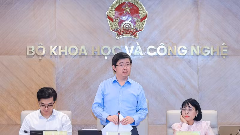 Thứ trưởng Khoa học và Công nghệ Bùi Hoàng Phương cho biết, trong tháng 10/2025, Bộ nỗ lực triển khai nhiệm vụ trọng tâm chiến lược là hoàn thiện thể chế, chính sách.