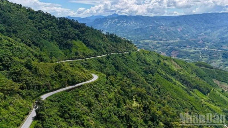 Quốc lộ 24, đoạn Km32-Km89+513, có mặt cắt ngang hẹp, độ dốc lớn, thường xuyên xảy ra sạt lở, không đáp ứng được yêu cầu lưu thông an toàn khi mật độ xe ngày càng tăng.