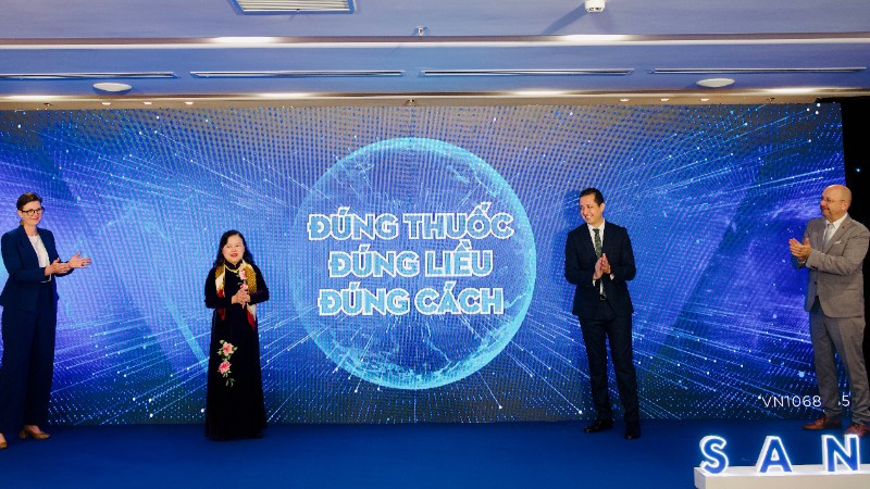 Tổng hội Y học Việt Nam và Công ty Sandoz Việt Nam hợp tác trong phòng chống kháng kháng sinh, trong đó có dùng đúng thuốc, đúng liều và đúng cách.