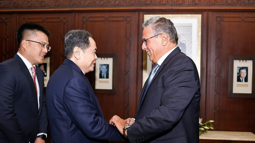 Chủ tịch Quốc hội Trần Thanh Mẫn hội kiến Thủ tướng Morocco Aziz Akhannouch. (Ảnh: TTXVN)