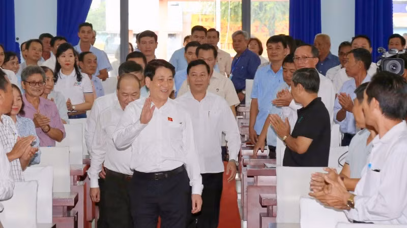 Chủ tịch nước Lương Cường tiếp xúc cử tri Thành phố Hồ Chí Minh. (Ảnh: XUÂN KỲ)