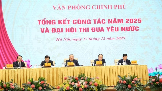 Phó Thủ tướng Thường trực Chính phủ Nguyễn Hòa Bình dự Hội nghị tổng kết năm 2025 và Đại hội thi đua yêu nước do Văn phòng Chính phủ tổ chức. (Ảnh: VGP)