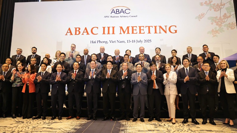 Chủ tịch nước Lương Cường cùng các đại biểu dự ABAC III.