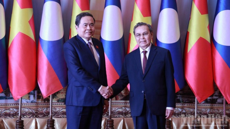 Chủ tịch Quốc hội Trần Thanh Mẫn hội kiến Chủ tịch Quốc hội Lào Saysomphone Phomvihane. (Ảnh: TRỊNH DŨNG - DUY TOÀN)