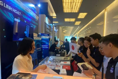 Gian công nghệ bên ngoài Hội nghị Data Center & Cloud Infrastructure Summit (DCCI Summit) 2025 do Viettel IDC tổ chức tại Hà Nội.