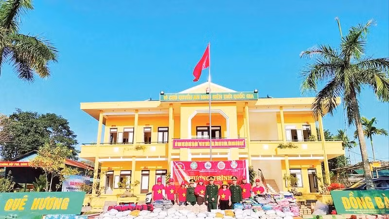 Chương trình “Xuân Biên phòng, ấm lòng dân bản” tại Đồn Biên phòng Ba Tầng, Bộ đội Biên phòng tỉnh Quảng Trị.