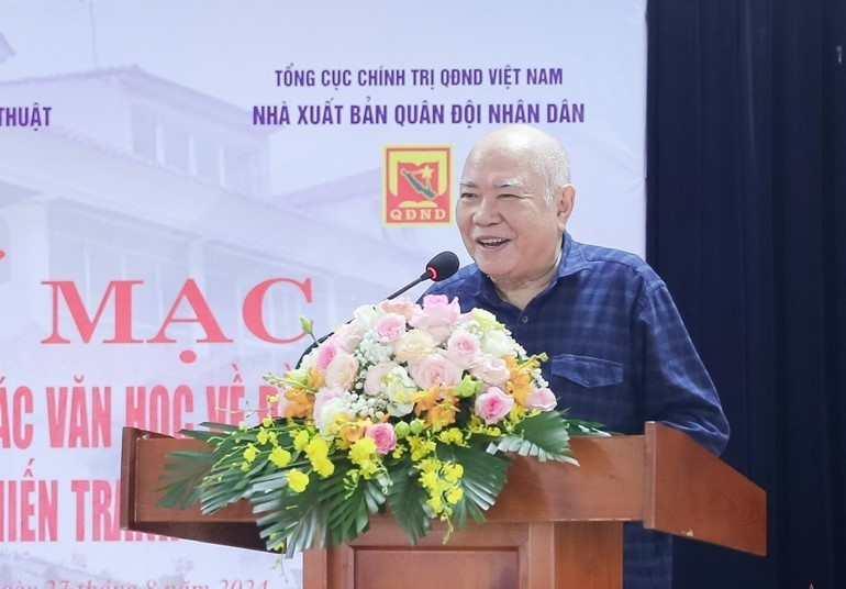 Nhà văn Châu La Việt chuẩn bị hoàn thành tác phẩm về những người lính binh trạm Trường Sơn. traij32.jpg