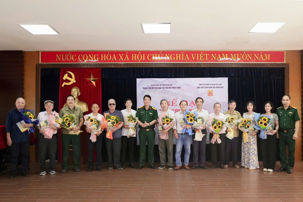 Trại sáng tác "Lực lượng vũ trang và chiến tranh cách mạng" là hoạt động hằng năm do Nhà xuất bản Quân đội nhân dân tổ chức hằng năm, góp phần mang đến bạn đọc những tác phẩm văn học có giá trị về người lính. trai1.jpg