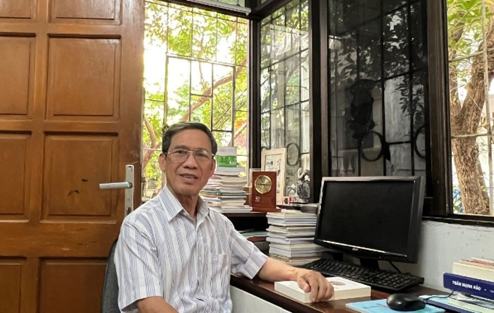 Nhà thơ Trần Anh Thái. (Ảnh: THÁI PHƯƠNG) trai4.jpg