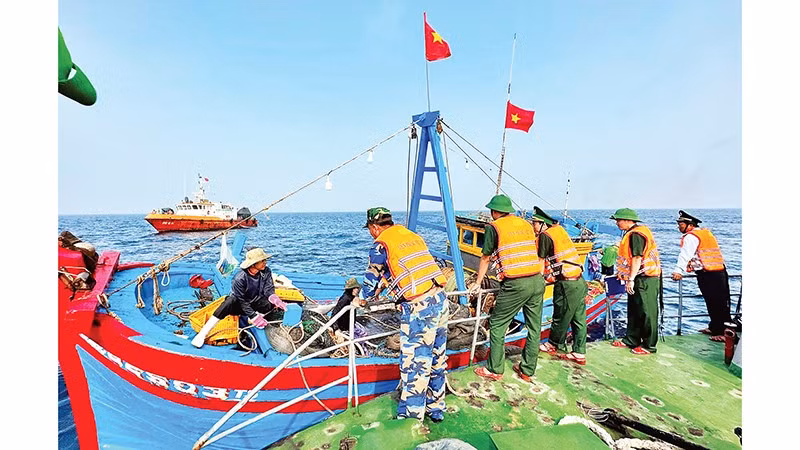 Lực lượng Bộ đội Biên phòng tỉnh Quảng Ngãi thường xuyên tuần tra trên biển, xử lý nghiêm các trường hợp tàu cá vi phạm khai thác IUU.