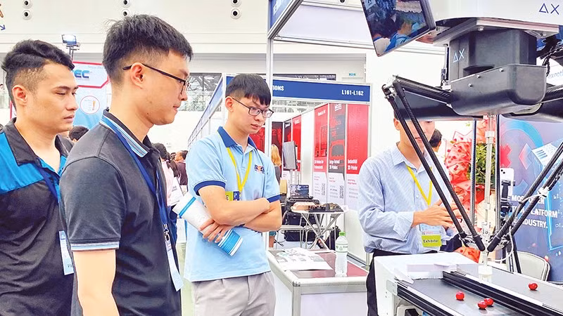 Kinh tế Thủ đô giai đoạn 2026-2030 sẽ tập trung vào phát triển công nghệ cao, chuyển đổi số mạnh mẽ