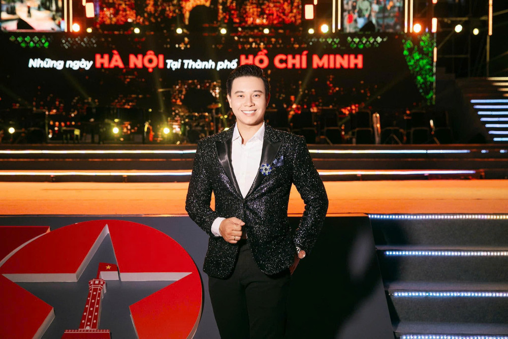 Ca sĩ Đông Hùng. a-h3.jpg