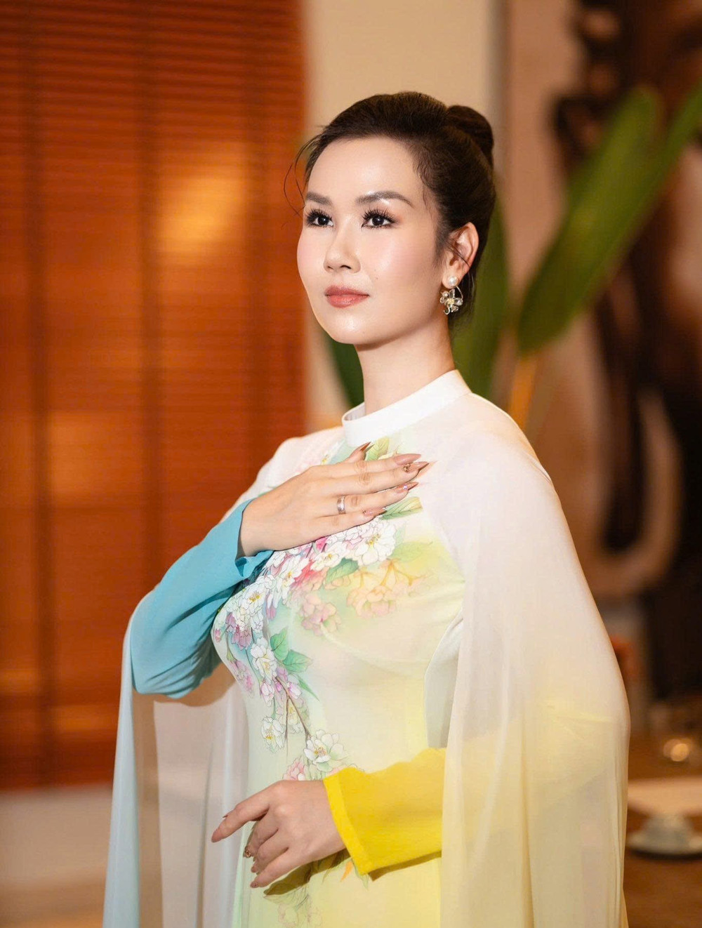 Ca sĩ Võ Hạ Trâm sẽ mang lại cho chương trình những phút giây lắng đọng, đầy cảm xúc. a-h21.jpg