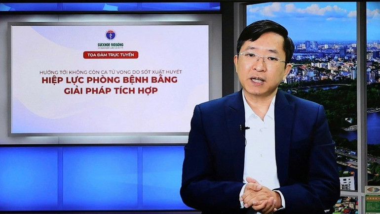 Phó Giáo sư, Tiến sĩ, bác sĩ Phạm Quang Thái trao đổi tại tọa đàm. sxh2-5266.jpg