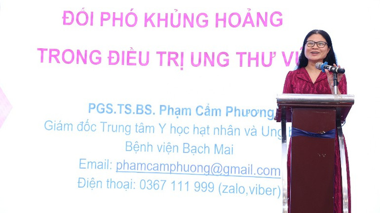 Docent, PhD, doktor Pham Cam Phuong se podělí o to, jak se vypořádat s krizí v léčbě rakoviny prsu. 222-3155.jpg