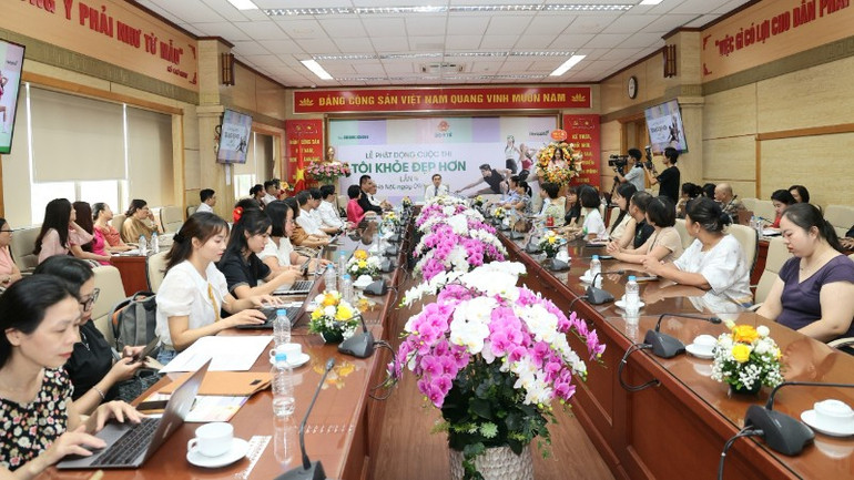 Scene of the launching ceremony. dep3-5141.jpg