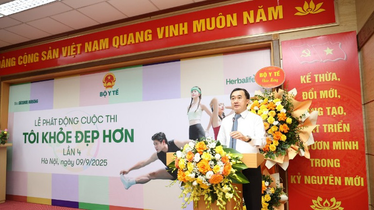 Meritorious physician, Professor, Doctor Tran Van Thuan - Deputy Minister of Health spoke at the launching ceremony. dep2-7615.jpg