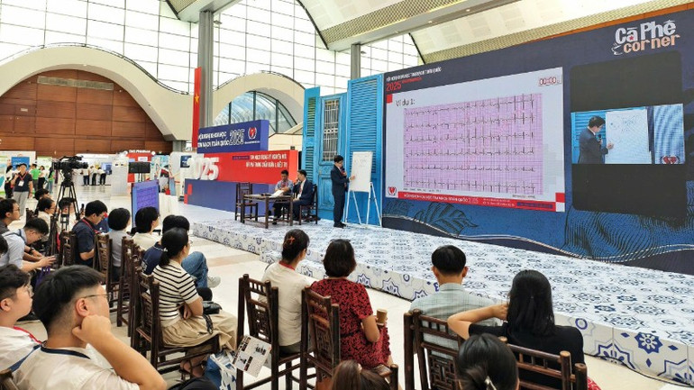 Một phiên thảo luận chuyên đề tại hội nghị. tm2-1447.jpg