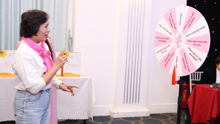 Hosté se zapojili do výuky o rakovině prsu. 111-9395.jpg