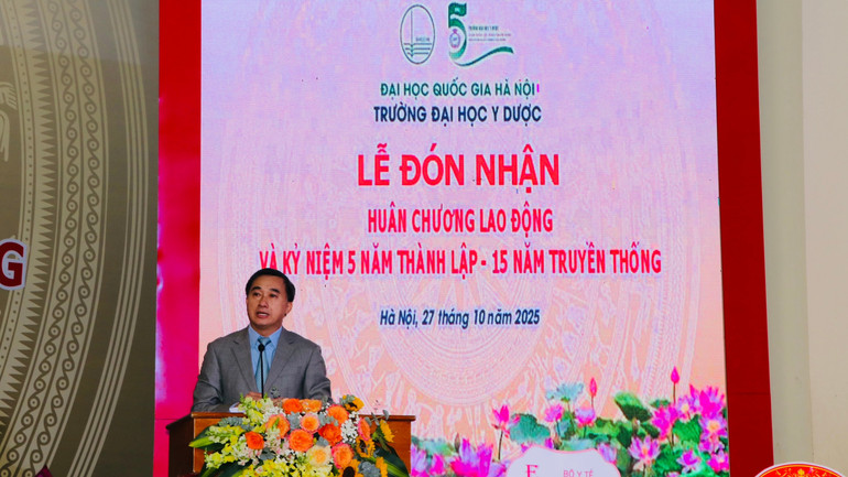 Professor Dr. Tran Van Thuan, biträdande hälsominister och ordförande för Nationella medicinska rådet talade vid ceremonin. img-0912.jpg