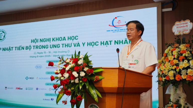 Phó Giáo sư, Tiến sĩ Đào Xuân Cơ phát biểu tại hội nghị. ut1-8031.jpg