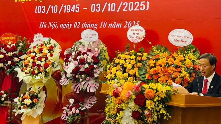 Giáo sư, Tiến sĩ Phan Trọng Lân báo cáo chặng đường 80 năm của Viện Vệ sinh Dịch tễ Trung ương. img-5723-1-6226.jpg