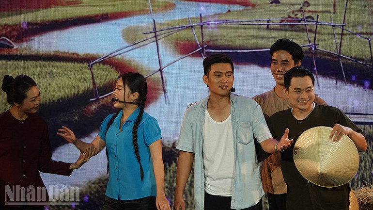 The program features many young singers in the bolero music genre. ndo_bl_dsc08688.jpg