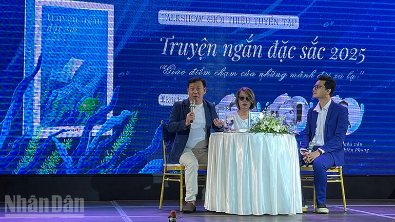 Các nhà văn chia sẻ về cuốn Truyện ngắn đặc sắc 2025. ndo_bl_img-7104.jpg