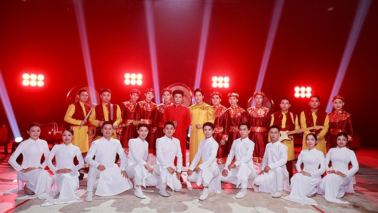 뮤직비디오 full-ekip-mv.jpg