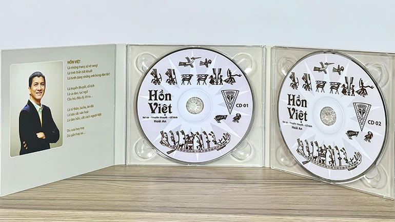 Album Hồn Việt được thiết kế mang nhiều bản sắc dân tộc. (Ảnh nhạc sĩ cung cấp) img-125809-0.png
